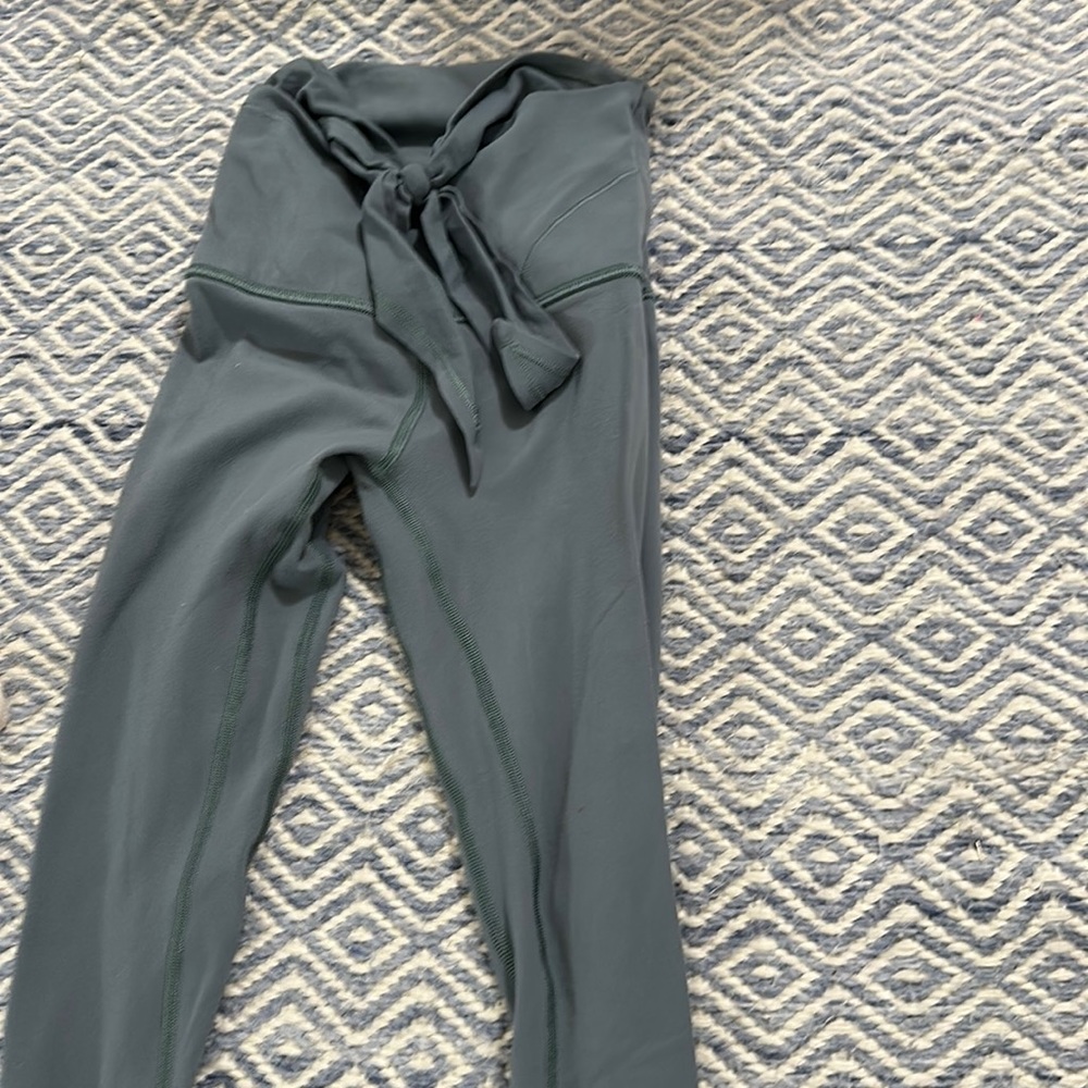 Lululemon align leggings with bow on front